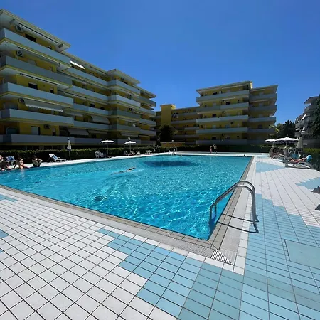 Flat For 6 Guests In A Lovely Apartment Bibione